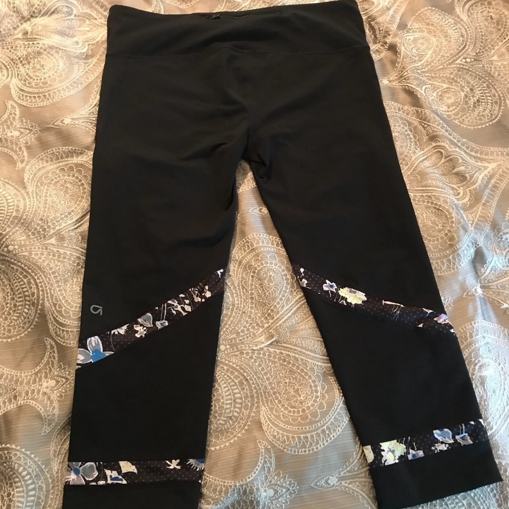 GAP Gfast Mesh Panel Cropped Leggings - Picture 7 of 8